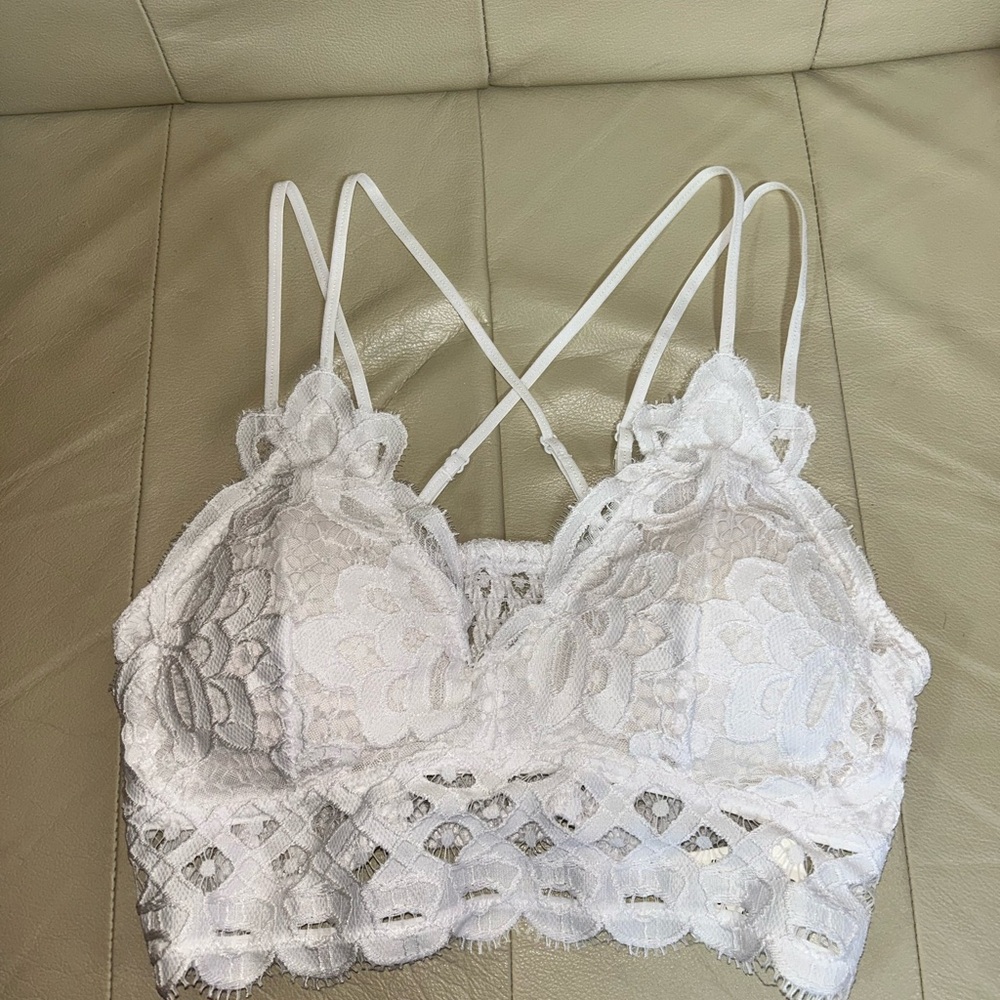 Yahada White Lace Bralette